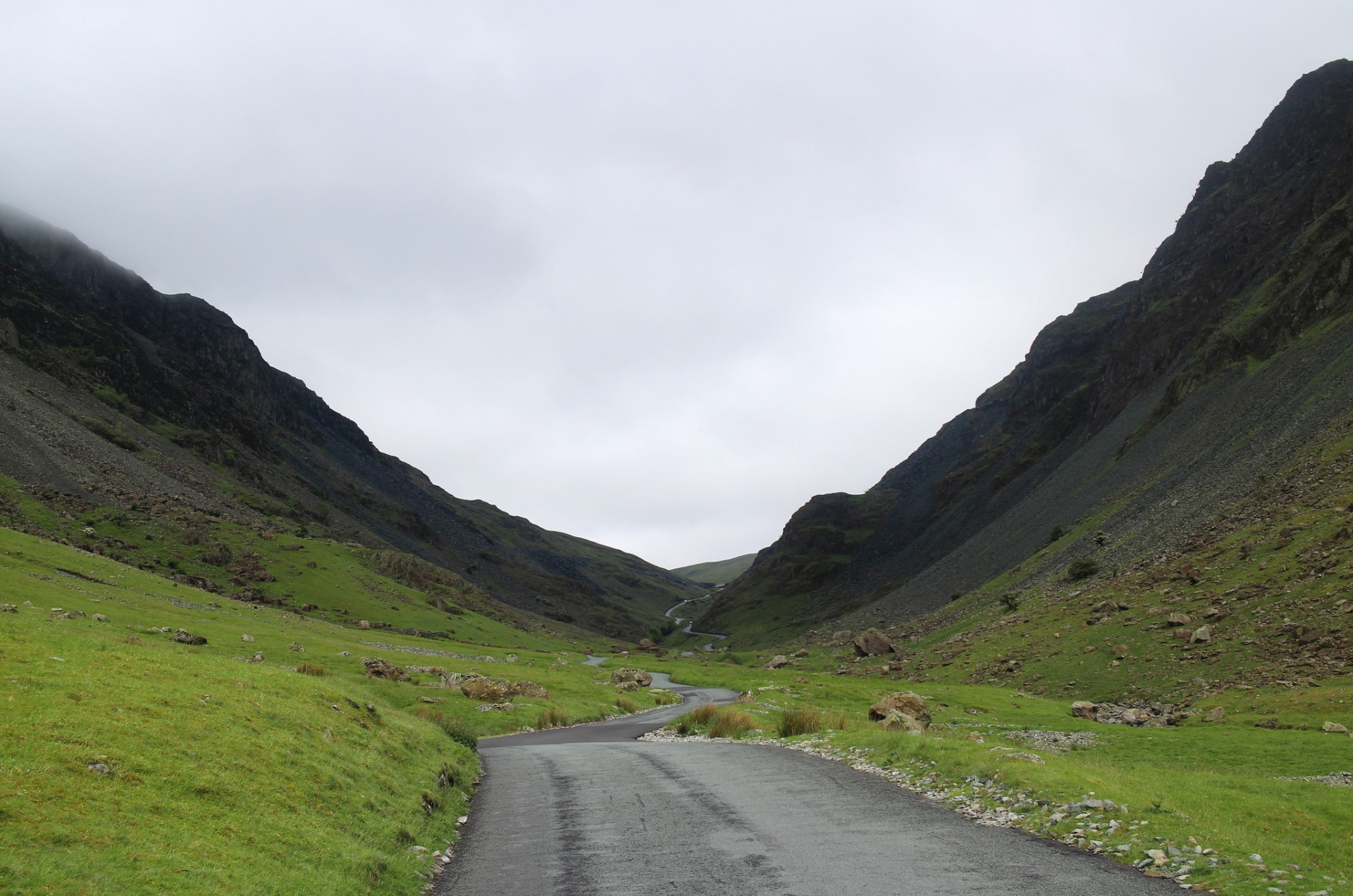 driving the lake district honister pass